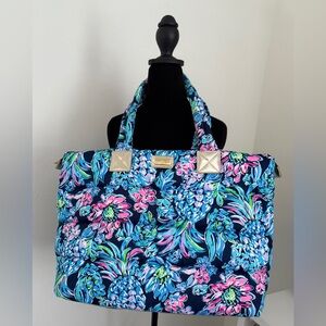 Lilly Pulitzer NWT Polly Puffer tote high tide navy pineapple paradise.